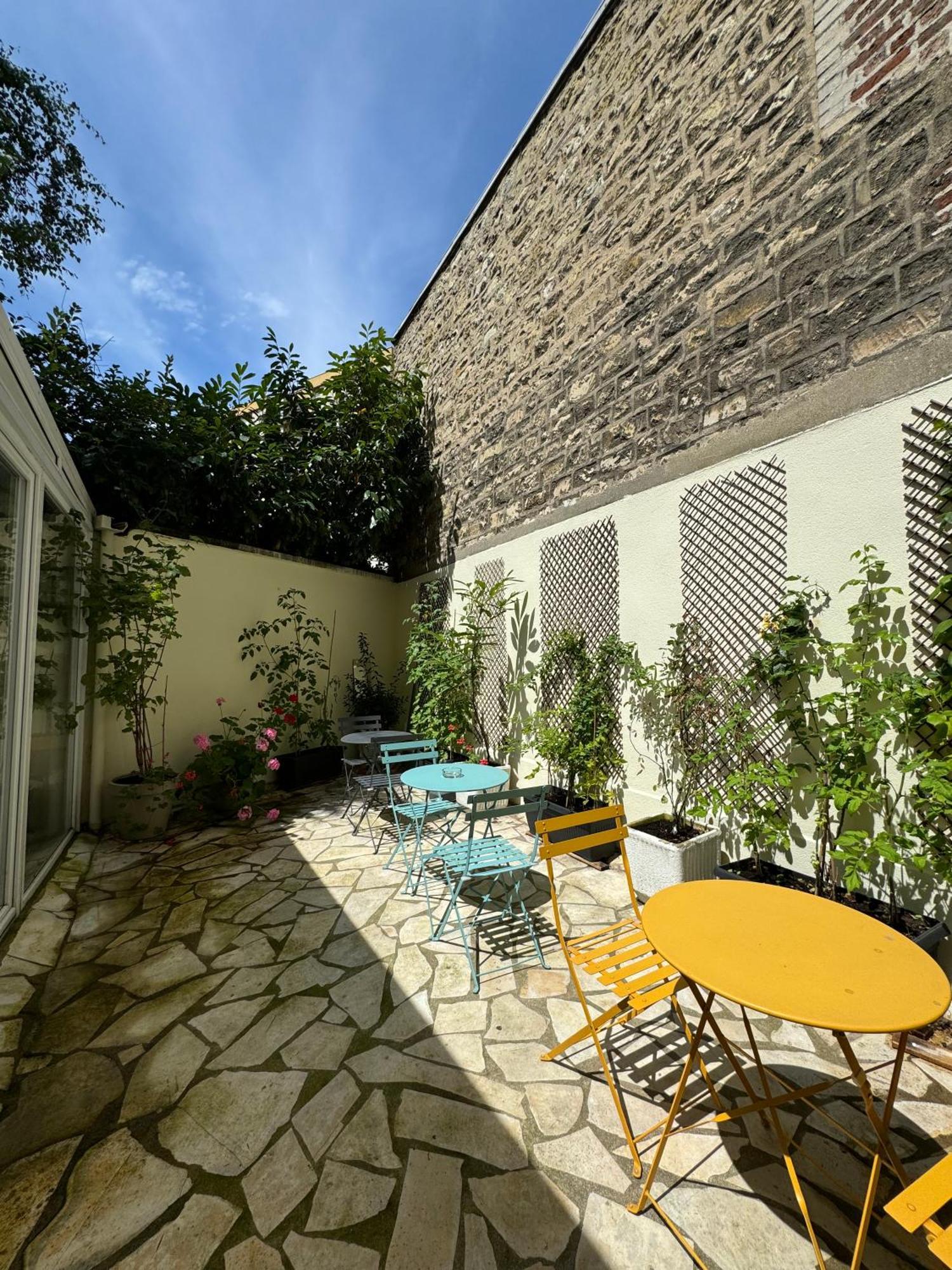 Hipotel Lilas Gambetta Париж Екстериор снимка